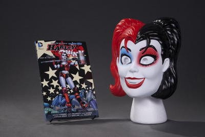 Harley Quinn Book & Mask Set - Amanda Conner